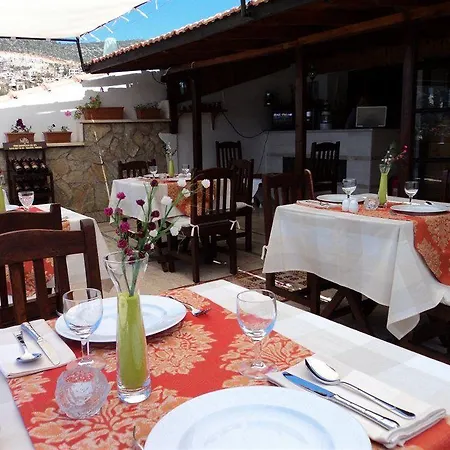 Kleo Hotel 3*